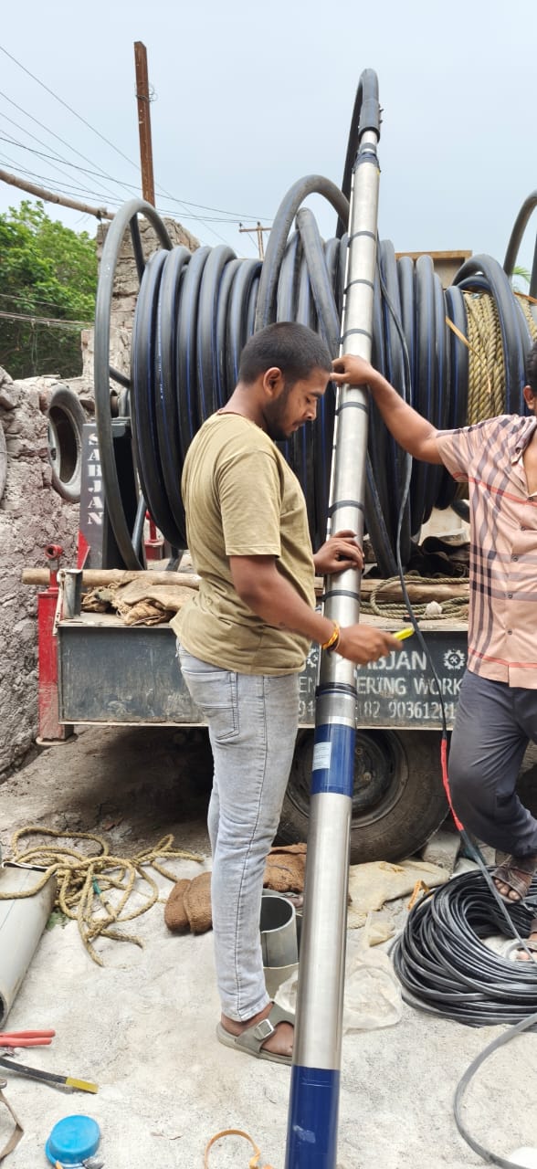 Borewell Motor Lifting